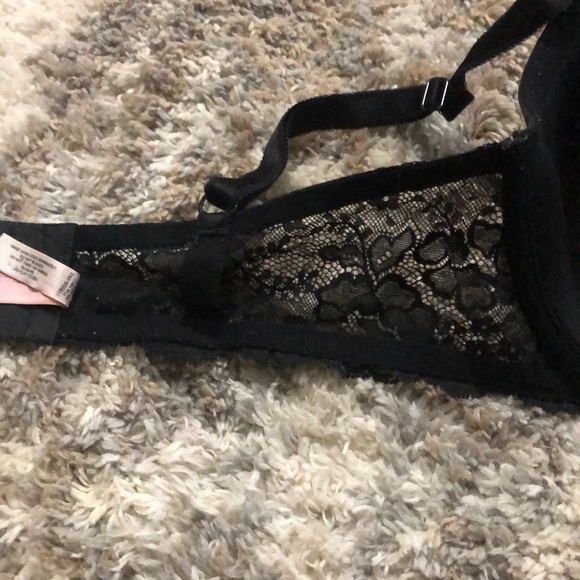 Victoria Secret Bra - Picture 5 of 7